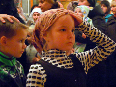 Причащение учащихся воскресной школы Боровецкого храма. Увеличить изображение. Размер файла: 471,57 Kb [800X600]