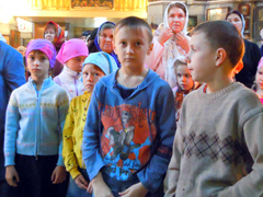 Причащение учащихся воскресной школы Боровецкого храма. Увеличить изображение. Размер файла: 486,08 Kb [800X600]