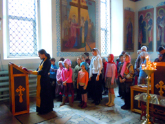 Причащение учащихся воскресной школы Боровецкого храма. Увеличить изображение. Размер файла: 446,69 Kb [800X600]