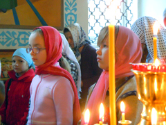 Причащение учащихся воскресной школы Боровецкого храма. Увеличить изображение. Размер файла: 439 Kb [800X600]