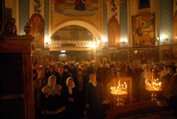 Ночное богослужение в праздник Крещения Господня в Боровецкой церкви. Увеличить изображение. Размер файла: 92,89 Kb [800X536]