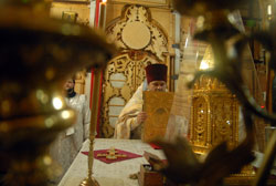 Ночное богослужение в праздник Крещения Господня в Боровецкой церкви. Увеличить изображение. Размер файла: 87,51 Kb [800X536]