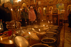 Ночное богослужение в праздник Крещения Господня в Боровецкой церкви. Увеличить изображение. Размер файла: 107,85 Kb [800X536]