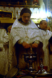 Ночное богослужение в праздник Крещения Господня в Боровецкой церкви. Увеличить изображение. Размер файла: 124 Kb [536X800]