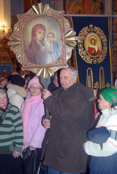 Ночное богослужение в праздник Крещения Господня в Боровецкой церкви. Увеличить изображение. Размер файла: 110,77 Kb [536X800]
