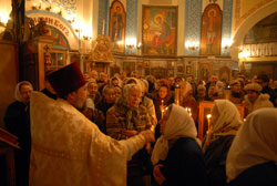 Ночное богослужение в праздник Крещения Господня в Боровецкой церкви. Увеличить изображение. Размер файла: 104,45 Kb [800X536]