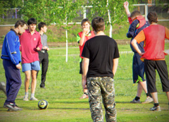 Игра в футбол православной молодежи Челнов. Увеличить изображение. Размер файла: 259,44 Kb [800X575]
