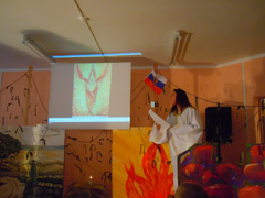 Спектакль театральной студии в Боровецком храме. Увеличить изображение. Размер файла: 159,59 Kb [800X600]