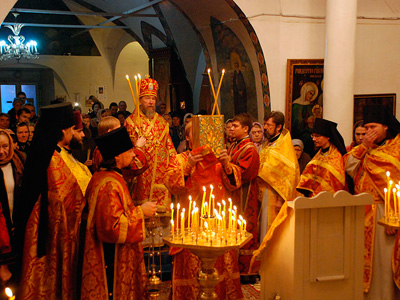 Правящий архиерей возглавил престольные торжества в Пятницкой церкви г. Казани