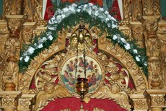 Украшение храма к празднику Рождества Христова. Увеличить изображение. Размер файла: 665,77 Kb [800X536]
