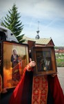 Иконы с мощами Николая Чудотворца и Матроны Московской. Размер изображения: 565,91 Kb [747X1200]
