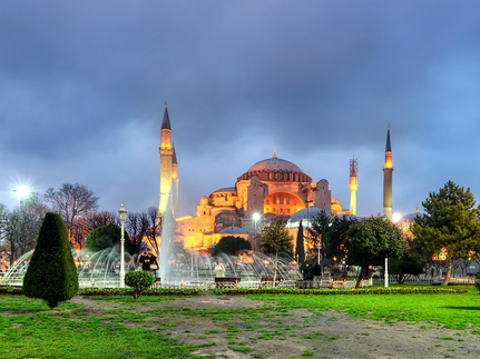Турецкий парламент рассмотрит возможность мусульманских богослужений в соборе Святой Софии в Стамбуле