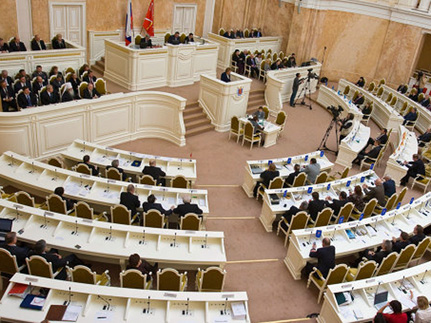 В Петербурге в первом чтении принят законопроект, обязующий согласование акций у храмов