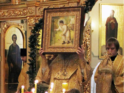 В Архиерейское подворье г. Казани доставлена икона прп. Серафима Саровского с частицей мощей