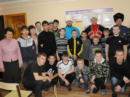 В городе Болгар прошла военно-патриотическая встреча воспитанников кадетской школы с казаками